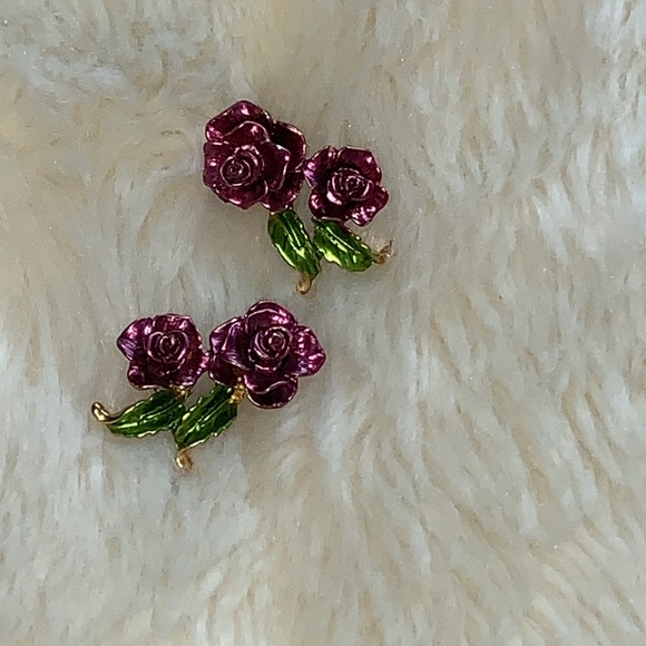 Purple pink Rose earrings pierced - Picture 6 of 6